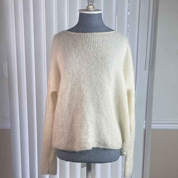 Sézane Cassie Reversible Cozy Cream Women's Sweater - Picture 3 of 8